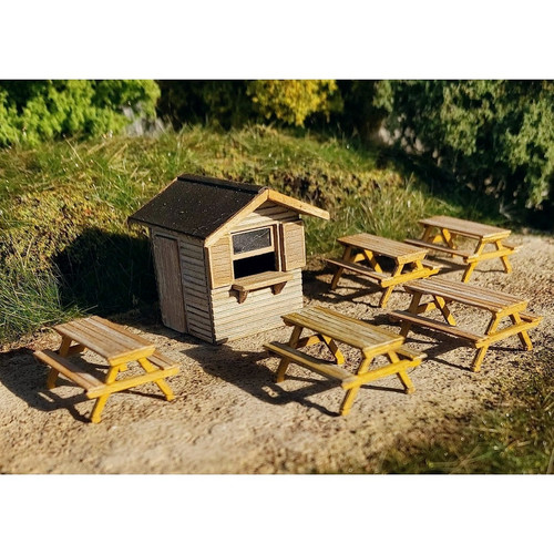 Holzhütte mit bänken - 1:87, /