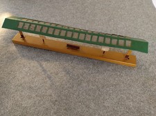 Alter Bahnsteig aus Blech